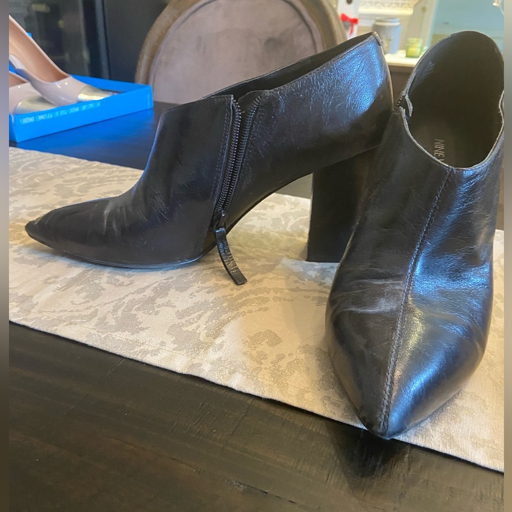 Nine West black leather ‘shoo tie’ size 11 Med